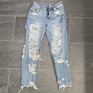 American Eagle Outfitters super Distressed Mom Jean